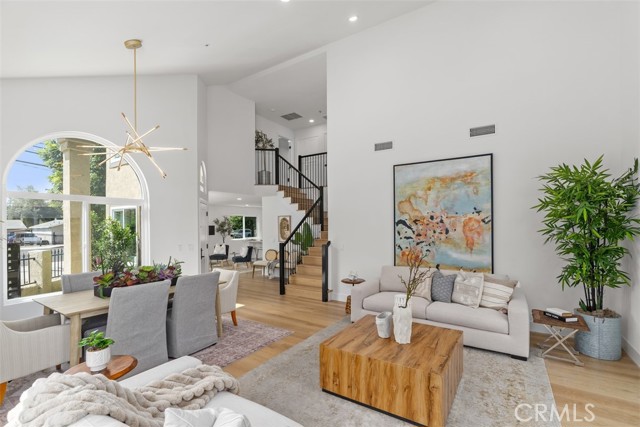 Detail Gallery Image 5 of 27 For 333 E Phillips Bld, Pomona,  CA 91766 - 3 Beds | 2/1 Baths