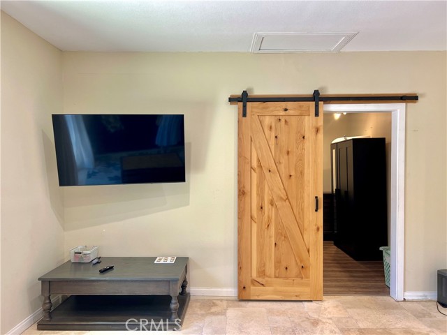 Detail Gallery Image 6 of 19 For 17401 Raymer St, Northridge,  CA 90039 - 1 Beds | 1 Baths