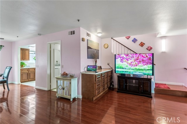 Detail Gallery Image 8 of 45 For 119 N Alhambra Ave #D,  Monterey Park,  CA 91755 - 3 Beds | 3 Baths