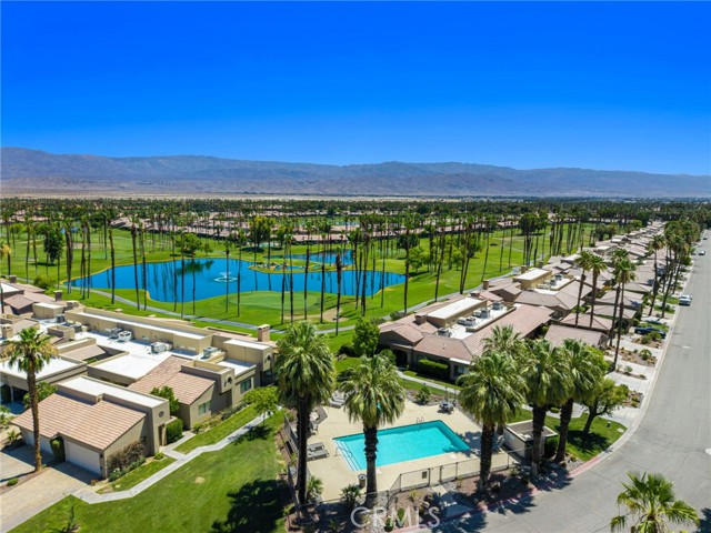 76022 Honeysuckle Drive, Palm Desert CA: https://media.crmls.org/medias/a6c0f20d-5b29-424c-bace-632ca4a04d9b.jpg