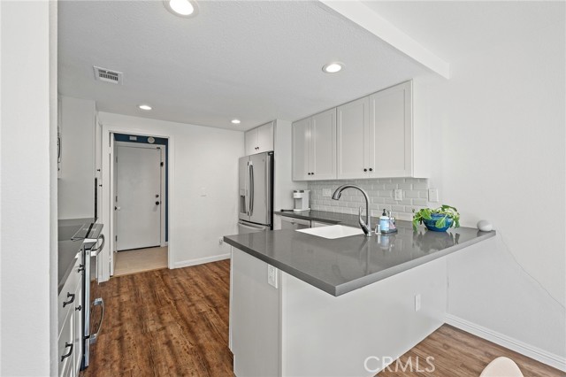 164 Stanford Court, Irvine CA: https://media.crmls.org/medias/a6c23836-9955-44e7-9a0c-1675f67e8077.jpg