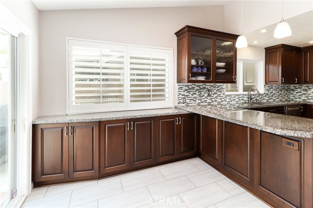 6815 Arthur Court, Chino CA: https://media.crmls.org/medias/a6c24d7c-29a0-42e3-9968-641e783c356c.jpg