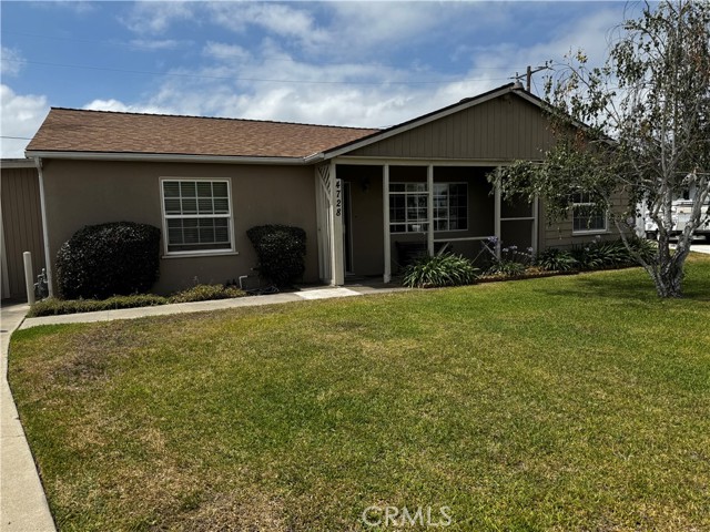 4728 W Lucky Way, Santa Ana CA: https://media.crmls.org/medias/a6c299e4-abaf-476e-be55-54796939baf3.jpg