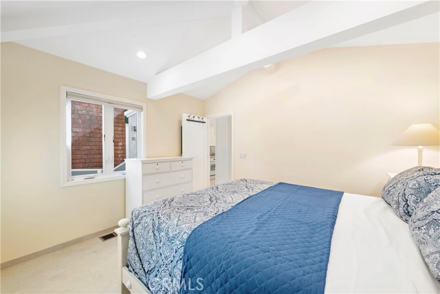 Detail Gallery Image 14 of 31 For 1051 Gaviota Dr, Laguna Beach,  CA 92651 - 2 Beds | 2 Baths