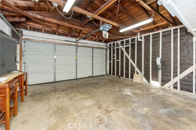 2645 E Walnut Avenue, Orange CA: https://media.crmls.org/medias/a6c2a162-a166-4d23-92fa-23ccbbd74fa2.jpg