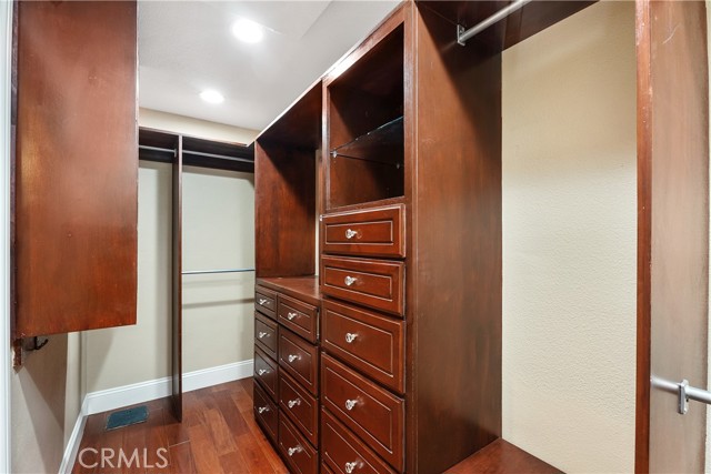 Detail Gallery Image 11 of 43 For 672 S Frontier Ct, Anaheim,  CA 92807 - 4 Beds | 2/1 Baths