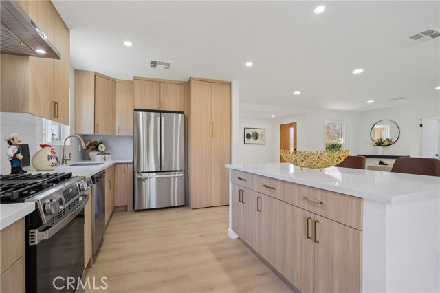 Detail Gallery Image 10 of 36 For 16817 Index St, Granada Hills,  CA 91344 - 4 Beds | 2 Baths