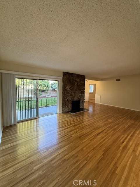 14906 Aztec Street, Sylmar CA: https://media.crmls.org/medias/a6c344d7-841e-4fac-9f5e-1f3c345a998c.jpg