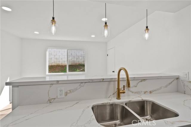 Detail Gallery Image 28 of 45 For 11010 Borden, Pacoima,  CA 91331 - 3 Beds | 2 Baths