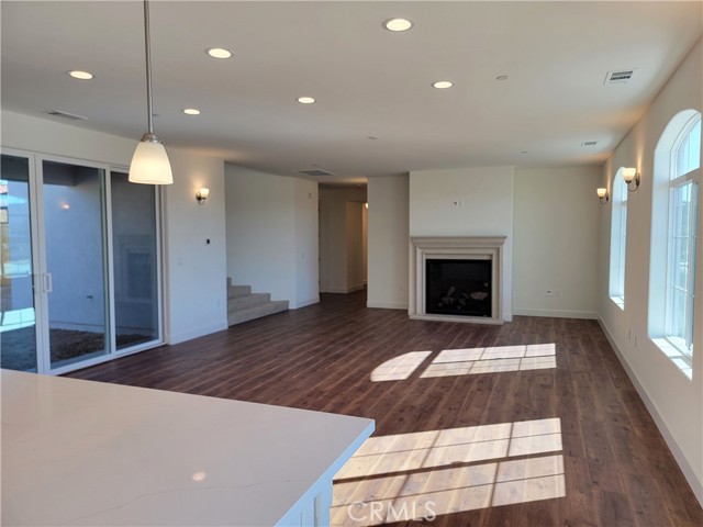 Detail Gallery Image 7 of 22 For 701 Manor Ln, Paso Robles,  CA 93446 - 4 Beds | 3 Baths