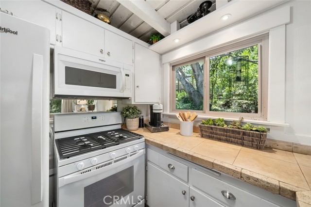 Detail Gallery Image 16 of 38 For 1359 Berwick Dr, Cambria,  CA 93428 - 2 Beds | 1 Baths