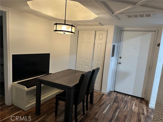 Detail Gallery Image 4 of 16 For 20253 Keswick St #105,  Winnetka,  CA 91306 - 1 Beds | 1 Baths