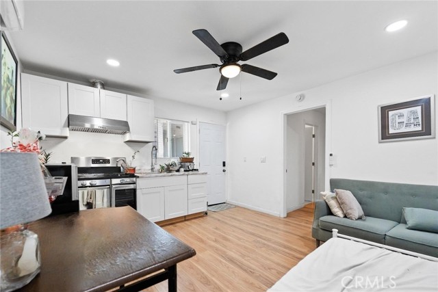 Detail Gallery Image 24 of 31 For 15219 Willard, Panorama City,  CA 91402 - 10 Beds | 8 Baths