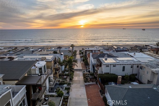 Detail Gallery Image 70 of 75 For 228 31st St, Manhattan Beach,  CA 90266 - 4 Beds | 3/2 Baths