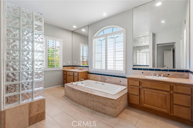 Detail Gallery Image 14 of 48 For 33 Nuvola Ct, Rancho Palos Verdes,  CA 90275 - 4 Beds | 3/1 Baths