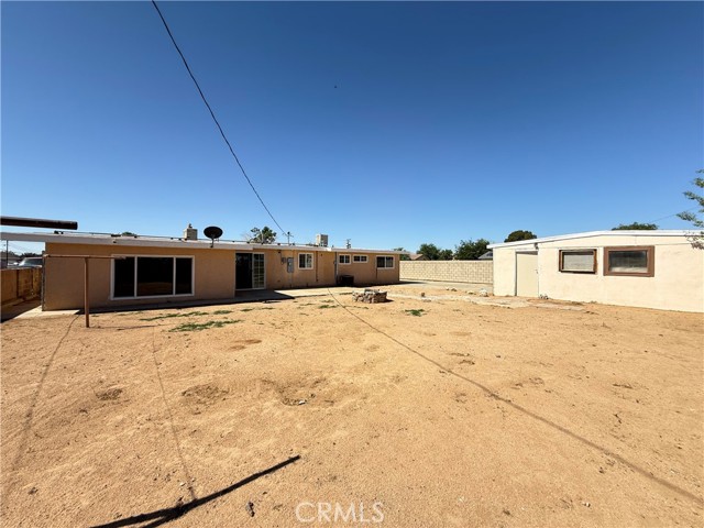 Detail Gallery Image 8 of 27 For 8461 Eucalyptus Ave, California City,  CA 93505 - 4 Beds | 1/1 Baths