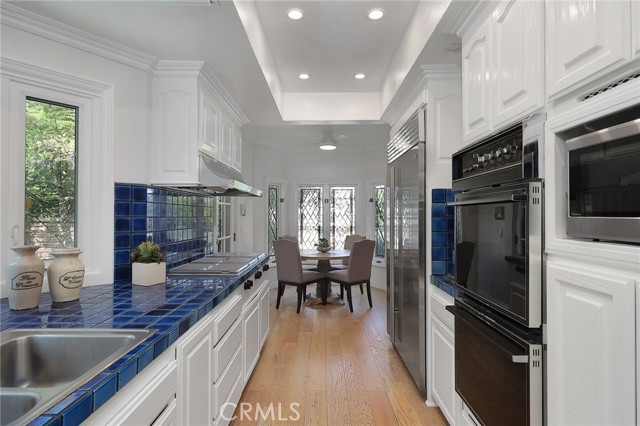 6137 Paseo La Vista, Woodland Hills CA: https://media.crmls.org/medias/a6c8ceb4-3bf7-4985-8b3b-c511839ba079.jpg