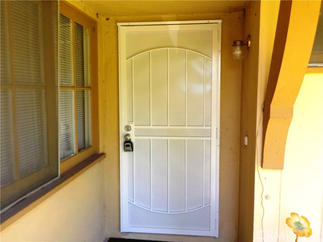 1676 Dumbarton Avenue, San Bernardino CA: https://media.crmls.org/medias/a6cbd00b-f46f-4570-886d-3ea0042e1781.jpg