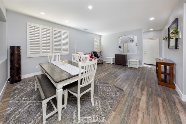 Detail Gallery Image 6 of 35 For 19659 Lanview Lane, Saugus,  CA 91350 - 4 Beds | 3 Baths