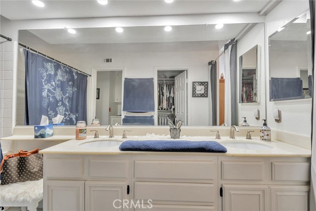 Dual sinks for his and her!