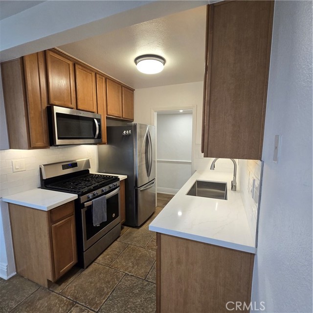 Detail Gallery Image 8 of 25 For 1440 Lambert, La Habra,  CA 90631 - 2 Beds | 1 Baths