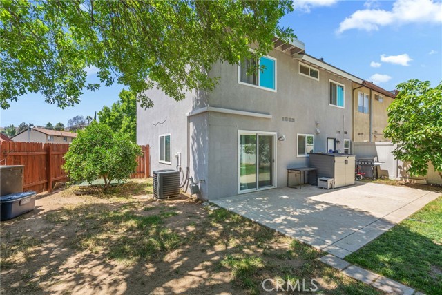 6858 John Dr, Jurupa Valley CA: https://media.crmls.org/medias/a6d04750-3750-402e-921d-ec0a86f9fb14.jpg