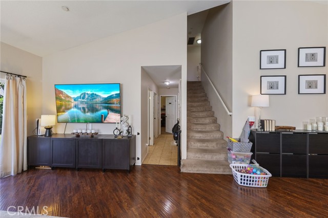 251 E Center Street, Covina CA: https://media.crmls.org/medias/a6d0845f-808d-4302-9126-842751ee3f64.jpg