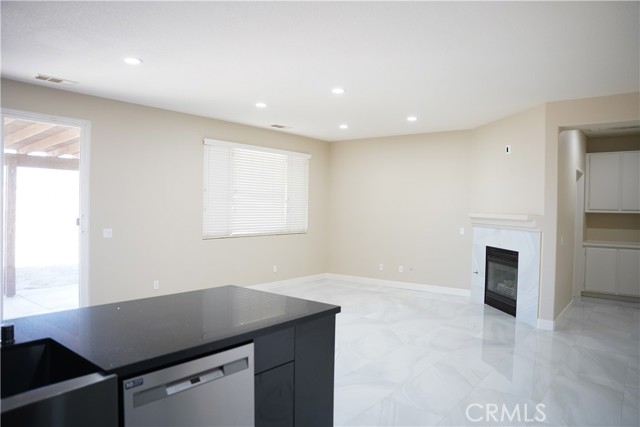 Detail Gallery Image 7 of 30 For 11534 Charm Ln, Adelanto,  CA 92301 - 3 Beds | 2 Baths