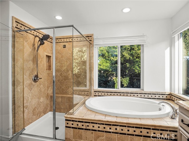 28911 Mirada Circulo, Valencia CA: https://media.crmls.org/medias/a6d195e3-4ecb-4f4e-b1a3-622be11c21d6.jpg