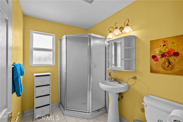 Detail Gallery Image 15 of 29 For 10538 Balcom Ave, Granada Hills,  CA 91344 - 3 Beds | 3/1 Baths