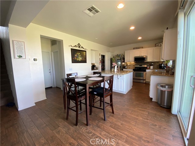 Detail Gallery Image 9 of 53 For 17709 Camino San Simeon, Moreno Valley,  CA 92551 - 4 Beds | 2/1 Baths