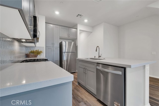 Detail Gallery Image 9 of 42 For 1413 Cirrus Ct, Pomona,  CA 91768 - 3 Beds | 3 Baths