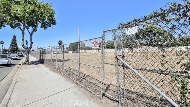 13322 Euclid Street, Garden Grove CA: https://media.crmls.org/medias/a6d55223-241f-4d81-9de1-81a20b74a336.jpg