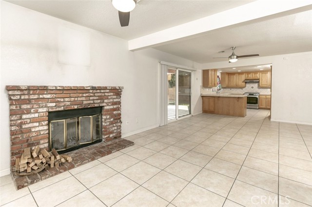 43932 Rembrandt Street, Lancaster CA: https://media.crmls.org/medias/a6d572de-ce92-4c60-8942-b498ef9f10c2.jpg