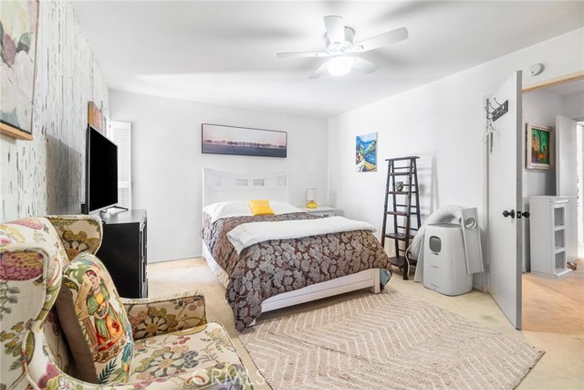 4505 California Avenue, Long Beach CA: https://media.crmls.org/medias/a6d57c83-705d-4d23-8ccb-7e52ee71c838.jpg
