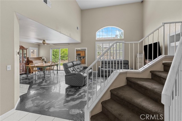 14998 Mustang Lane, Fontana CA: https://media.crmls.org/medias/a6d5e26b-755b-4faa-83e7-dc9d9df481d2.jpg
