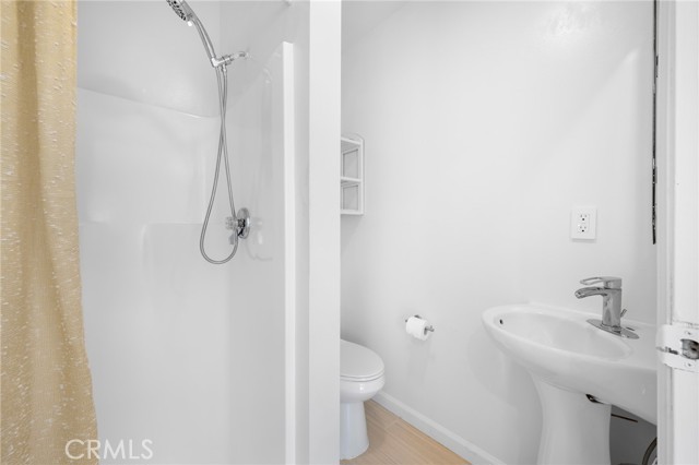 Detail Gallery Image 26 of 34 For 17429 Burbank Bld, Encino,  CA 91316 - 3 Beds | 2 Baths