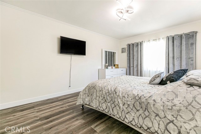 15409 Wyandotte Street, Van Nuys CA: https://media.crmls.org/medias/a6d71f58-d0af-43dc-b095-8fdb37e41780.jpg