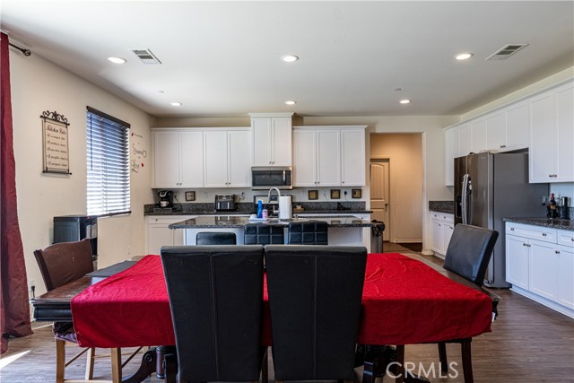 26833 Regency Way, Moreno Valley CA: https://media.crmls.org/medias/a6d73974-b2b5-4bc3-9083-44fb41c7ef09.jpg