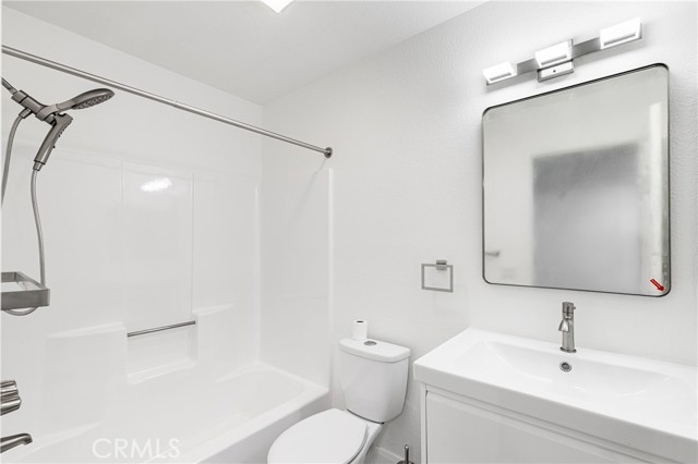 Detail Gallery Image 15 of 24 For 2310 N Fairview St #208,  Burbank,  CA 91504 - 2 Beds | 3 Baths