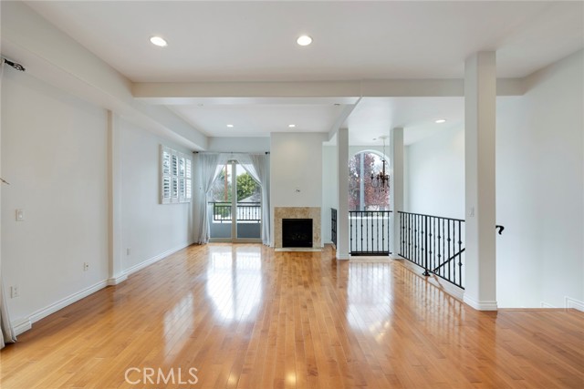 Detail Gallery Image 2 of 36 For 5027 Colfax Ave #1,  Valley Village,  CA 91601 - 3 Beds | 3 Baths