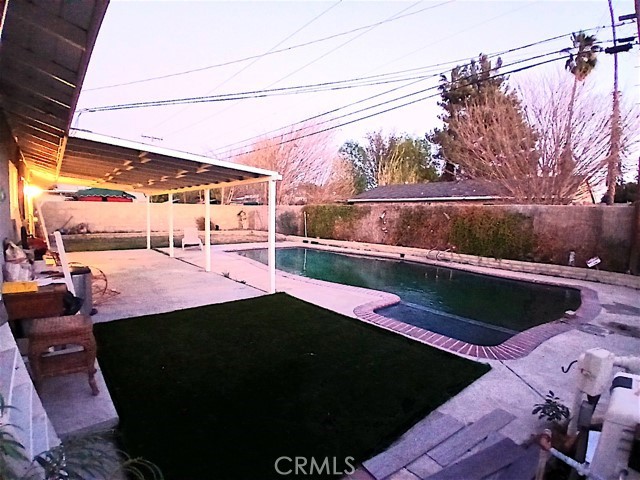 https://media.crmls.org/medias/a6d8b69a-7d6e-4007-8ff4-14002707a77b.jpg?preset=X-Large