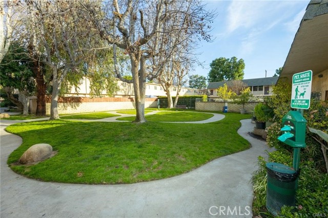 Detail Gallery Image 13 of 14 For 17135 Roscoe Bld #1,  Northridge,  CA 91325 - 2 Beds | 1/1 Baths
