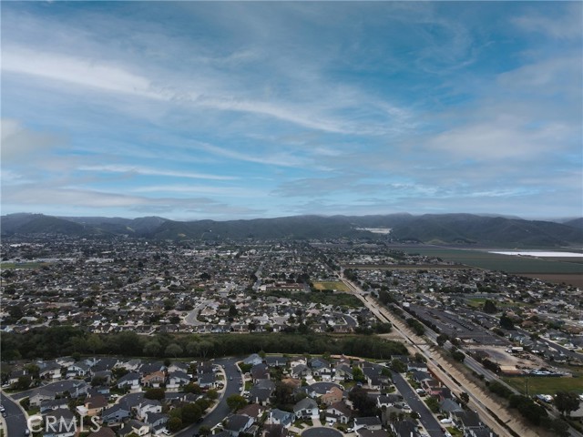 1337 Lloyd Place, Lompoc CA: https://media.crmls.org/medias/a6d913fa-7a2f-4d37-9334-8161506380b8.jpg