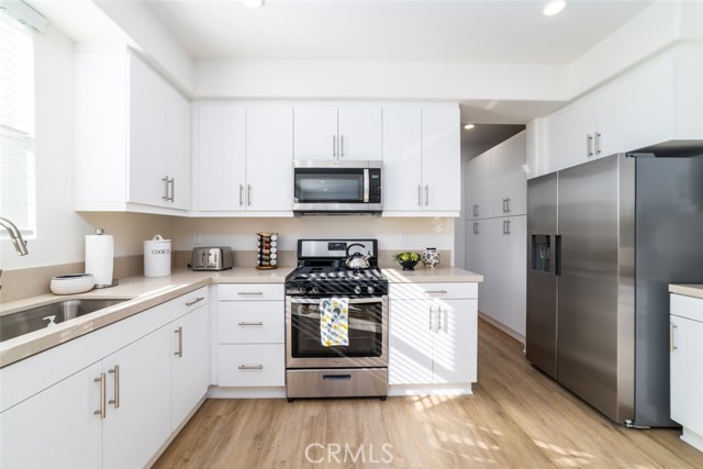 Detail Gallery Image 11 of 46 For 11037 Serene Dr, Rancho Cucamonga,  CA 91730 - 4 Beds | 2/2 Baths