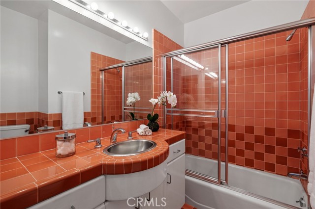 2704 Laurel Avenue, Manhattan Beach, California 90266, 4 Bedrooms Bedrooms, ,4 BathroomsBathrooms,Residential,Sold,Laurel,SB22216035