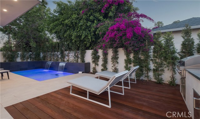627 N Vista Street, Los Angeles CA: https://media.crmls.org/medias/a6d97ce4-327d-4aae-8473-6c7efa79446b.jpg