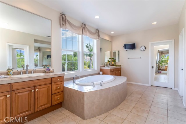 25808 Tennyson Lane, Stevenson Ranch CA: https://media.crmls.org/medias/a6da5364-ac8b-4c0b-af17-d0b874fb7c09.jpg