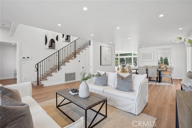 2501 N Poinsettia Avenue, Manhattan Beach CA: https://media.crmls.org/medias/a6dab0a9-ea3e-4bd3-8aa8-f58e6686c5f6.jpg