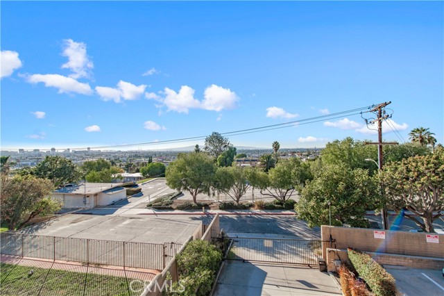 Detail Gallery Image 42 of 44 For 2240 N Legion Dr #217,  Signal Hill,  CA 90755 - 3 Beds | 2/1 Baths